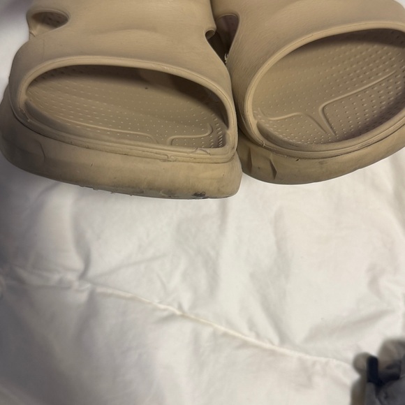 Givenchy slides - Picture 2 of 5